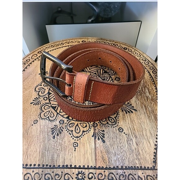 Margaritaville Island Reserve Brown Leather Belt 42" Carved Vertical Lines - Picture 2 of 8